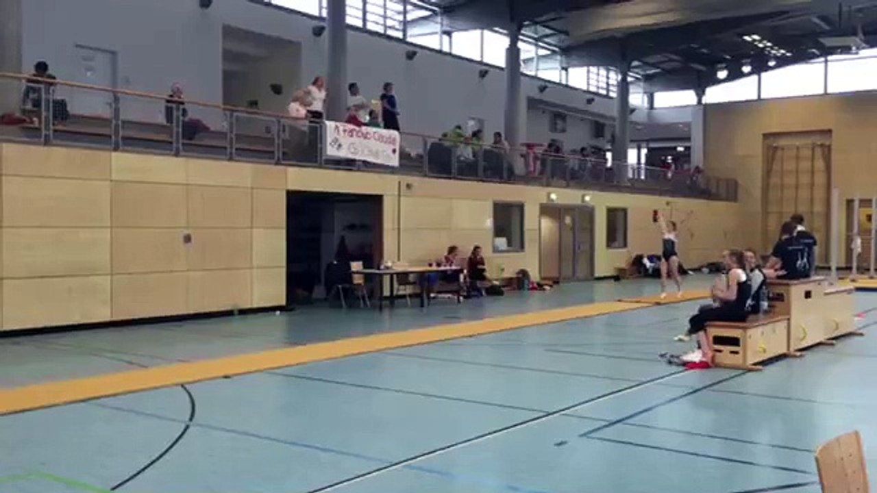 Aline Stolle P9 Sprung