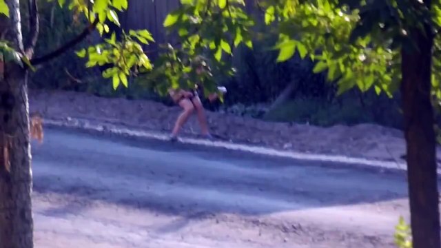 TOTALLY DRUNK RUSSIAN GIRL ON ROAD