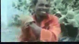 سعودى يضرب عامل نظافه فيديو ابكانى vedio