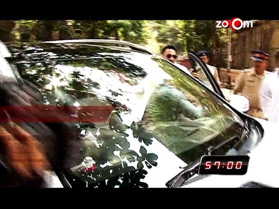 Bollywood News in 1 minute - Amitabh Bachchan, Salman Khan, Priyanka Chopra