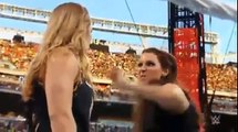 Catch - Ronda Rousey se joint à The Rock pour humilier Triple H et Stephanie McMahon