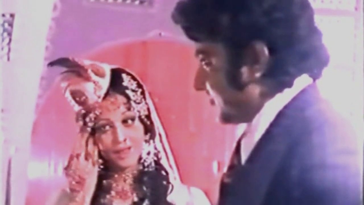 THA YAQEEN KE AAYEENGI YEH-NAHID AKHTAR