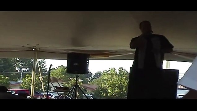 Scott Michael sings Suspicious Minds at Elvis Week 2006 (video)