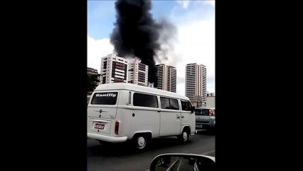 Manifestantes ateiam fogo em obra no bairro de Fátima