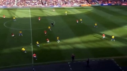 Sombrero de Neymar - Brasil vs Chile on Friendly match 2015