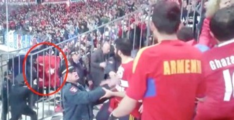 Ermeni Taraftarlar, Türk Bayrağını Görünce Çılgına Döndü