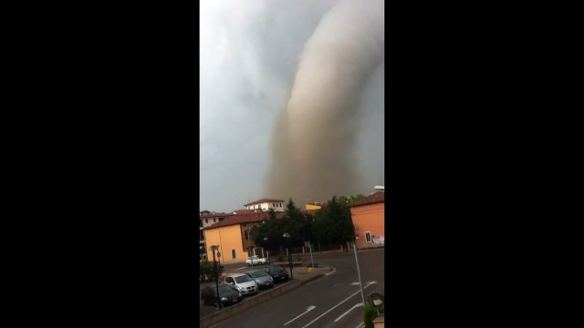 Emilia Romagna - Tornado - Tromba d'aria -2- (03.05.13)