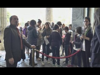 Napoli - Giornate Fai, folla di visitatori a Villa Rosebery (30.03.15)