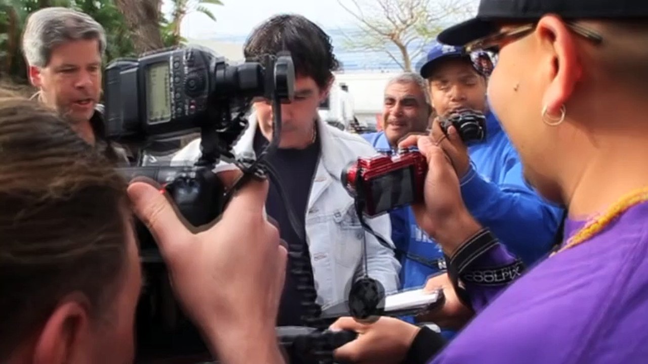 Antonio Banderas prohíbe a sus amigos utilizar el móvil mientras cenan