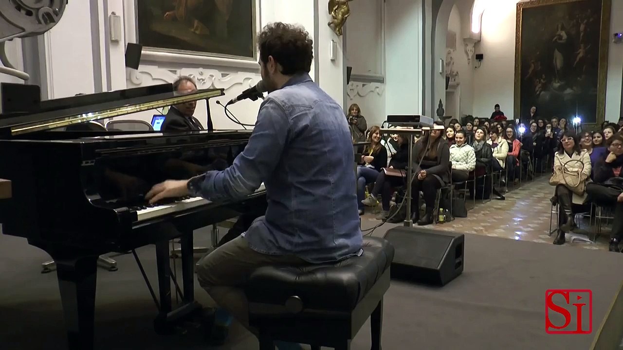 Napoli - Renzo Rubino al Suor Orsola (11.04.14)