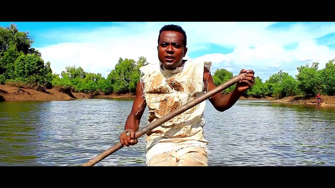 DEDE CLAPE  -    Mamangia  (gasy HD 2015 - malagasy)