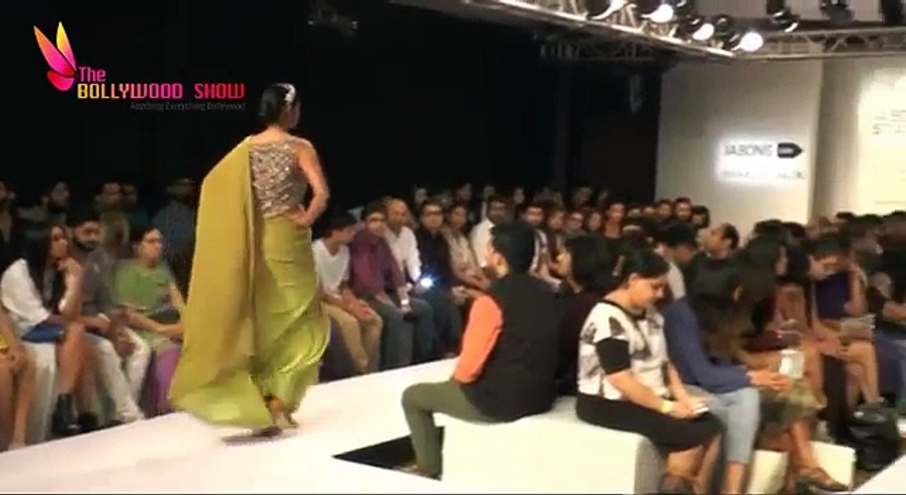 Glamorous Models Set The Ramp Ablaze
