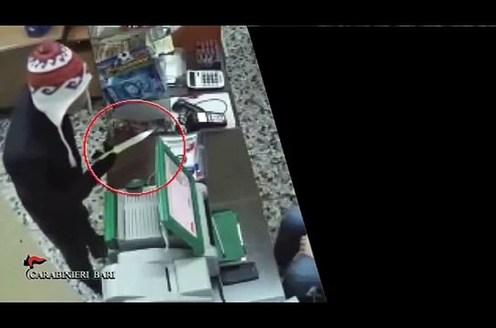 Barletta - Rapina tabaccheria tre volte in 15 giorni, arrestato (28.03.15)