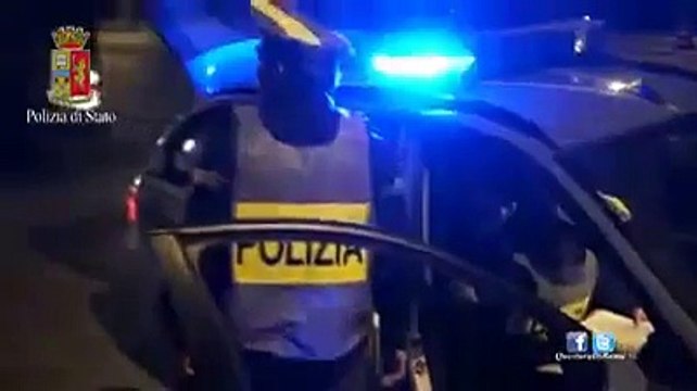 Roma - Bus trasformati in discoteche, interviene la Polizia (28.03.15)