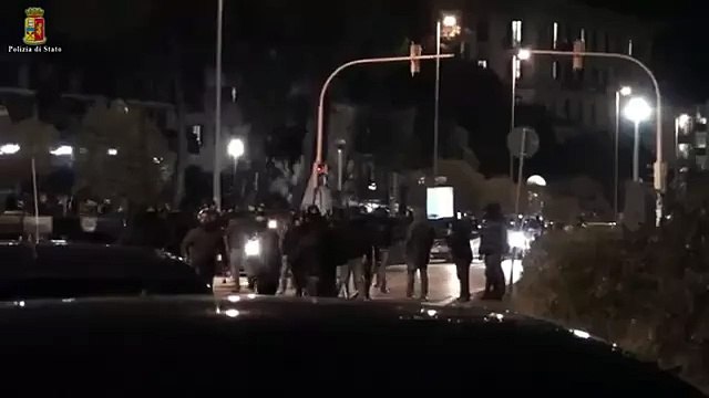 Napoli-Dinamo Mosca, scontri al San Paolo: un arresto e tre denunce -live 2- (14.03.15)