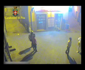 Sant'Omobono (PI) - Cameriere aggredito in piazza (10.03.15)