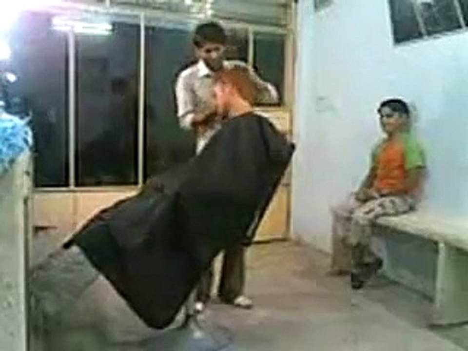 This is why you don't fall asleep while getting a hair cut