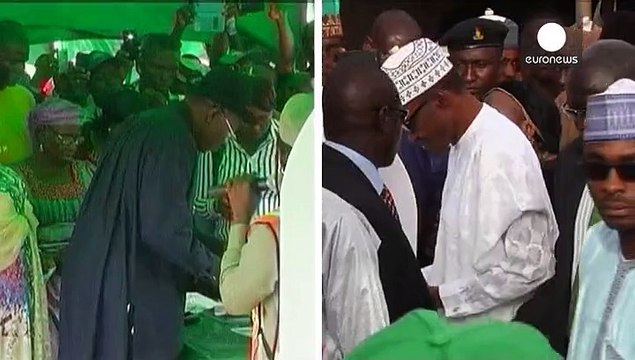 Präsidentenwahl in Nigeria: Kopf-an-Kopf-Rennen zeichnet sich ab