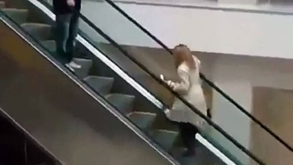 La Blonde et l'Escalator