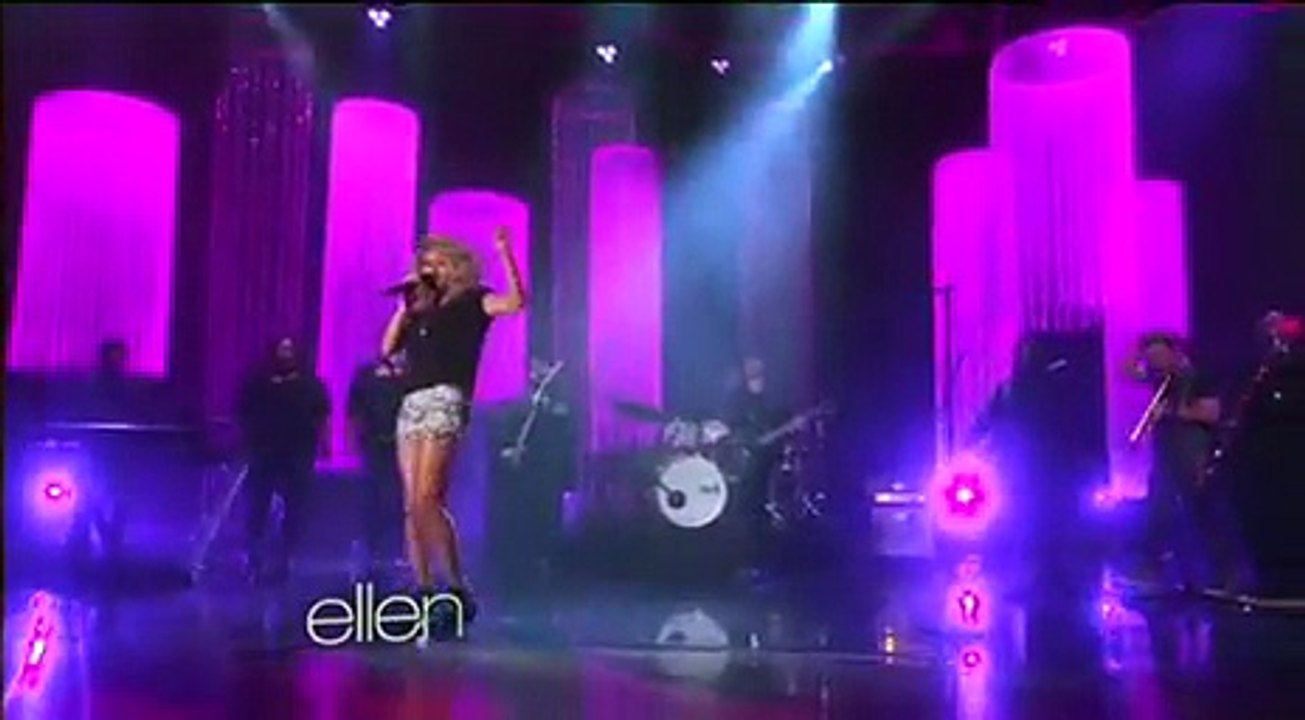 Tori Kelly Performance Mar 30 2015