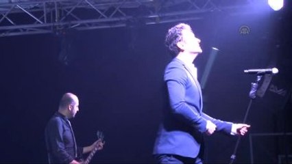 Zakkum Grubu "Tebessüm Kampanyası"Nda Konser Verdi