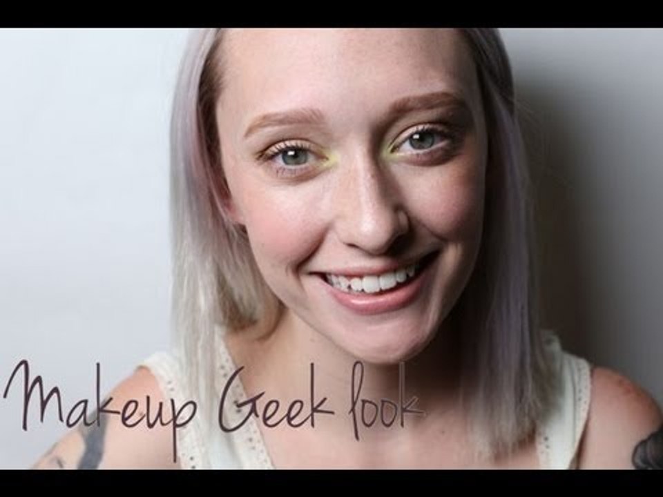 How To -- Simple "Pop Of Green" Everyday Makeup Tutorial: Makeup Geek Eyeshadow Routine
