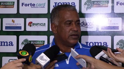Guarani apresenta o técnico Ademir Fonseca