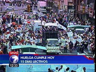 Marcha pacífica llena el Paseo Colón de educadores y culantro
