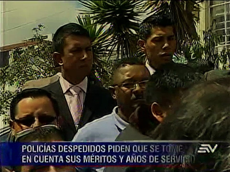 61 policias desvinculados presentaron una acción de protección