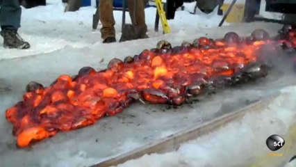 Lava Meets Ice - Awesome experiment!