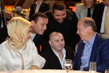 Şafak Sezer: Erdoğan Solcu Olsaydı Heykeli Dikilirdi