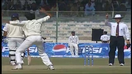 Muhammad Asif Destroys Indian Batting (Low)