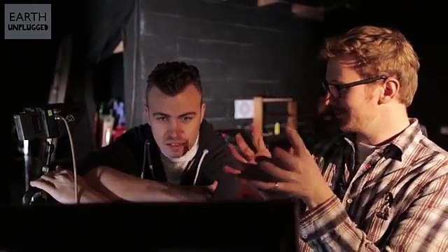 Chameleon Tongue Attack in Slow Motion - Earth Unplugged