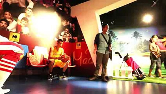 Jeremy Lin startles guests at Madame Tussauds San Francisco - YouTube