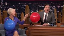 Helen Mirren et Jimmy Fallon discutent sous hélium