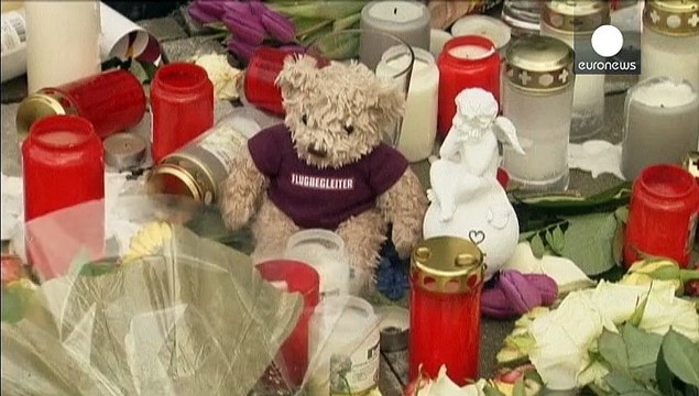 A una settimana dall'incidente aere si cerca ancora la scatola nera. In Germania si parla di undici settembre tedesco