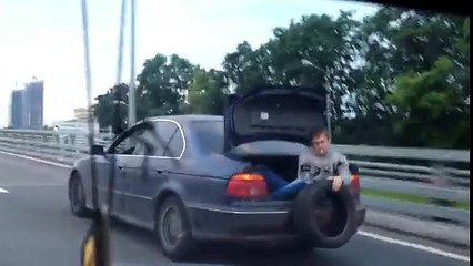 Como Os Russos Rebocam Um BMW Avariado