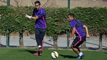Training session (31/03/15): Bravo and Neymar back at training