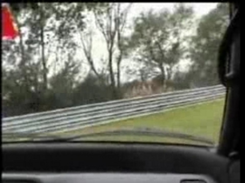 Crash d'une CRX sur le Nürburgring
