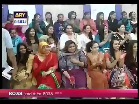 Bin Blay Mehman ny Nida k sath picture banwa li Hosted By Nida Yasir