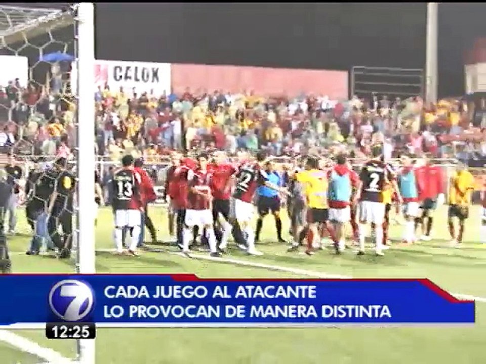 Jonathan McDonald alzó la voz ante los constantes golpes que recibe en cada juego