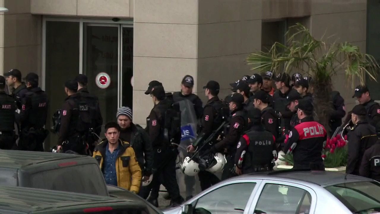 Turquie: un procureur pris en otage par des hommes armés