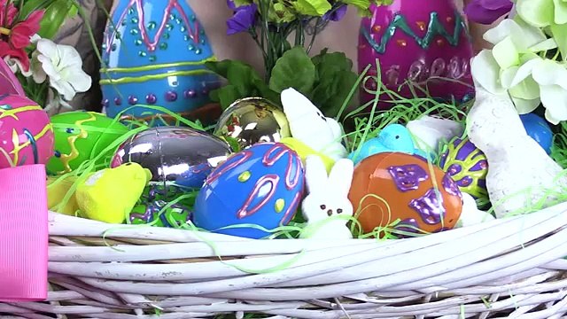 Sara X Mills et ses seins acrobates vous souhaitent de joyeuses Pâques !