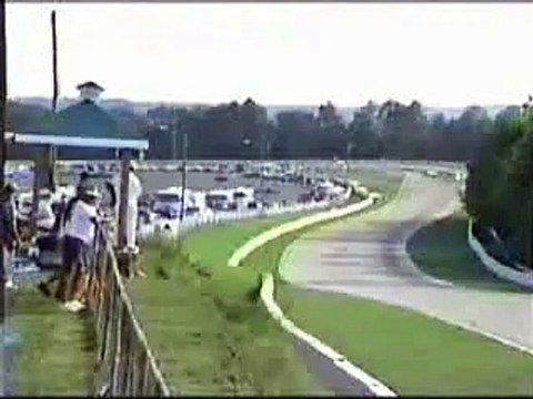 Une voiture décolle au 24h du Mans