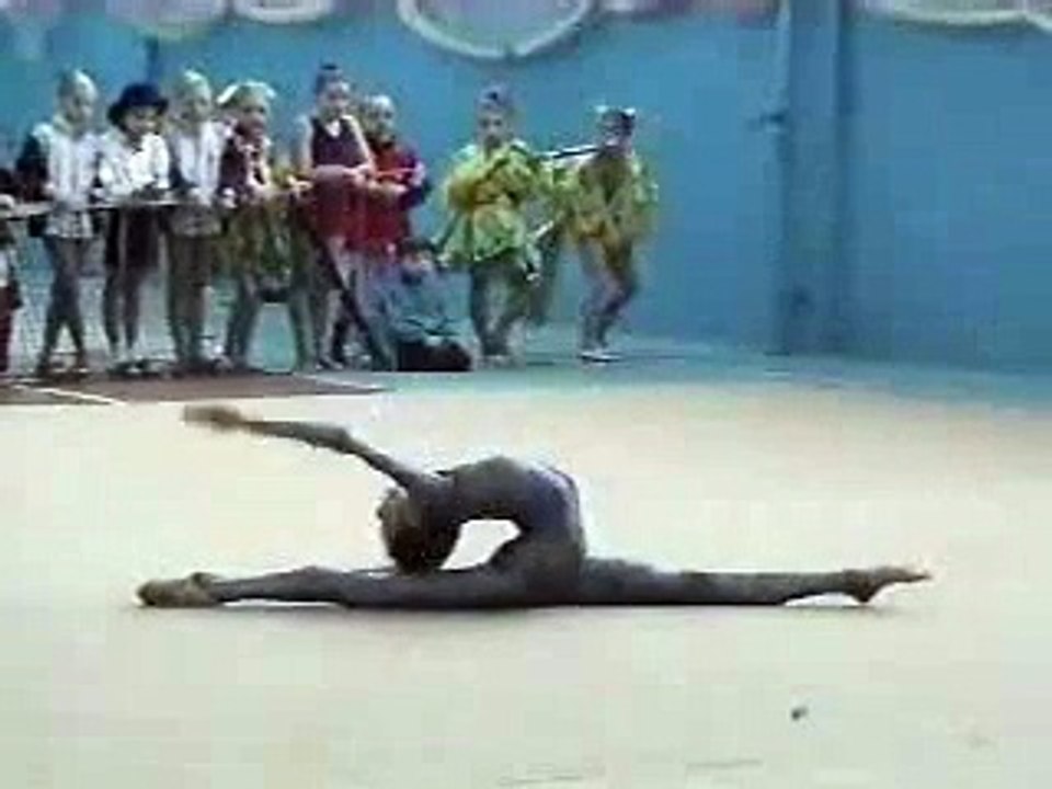 Une gymnaste très souple