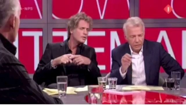 Freek de Jonge sloopt Peter R. de Vries .