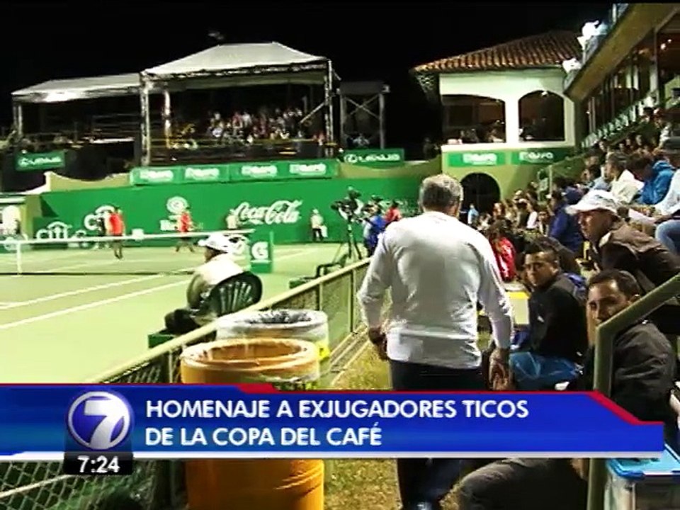 Extenistas costarricenses recibieron homenaje en la Copa del Café