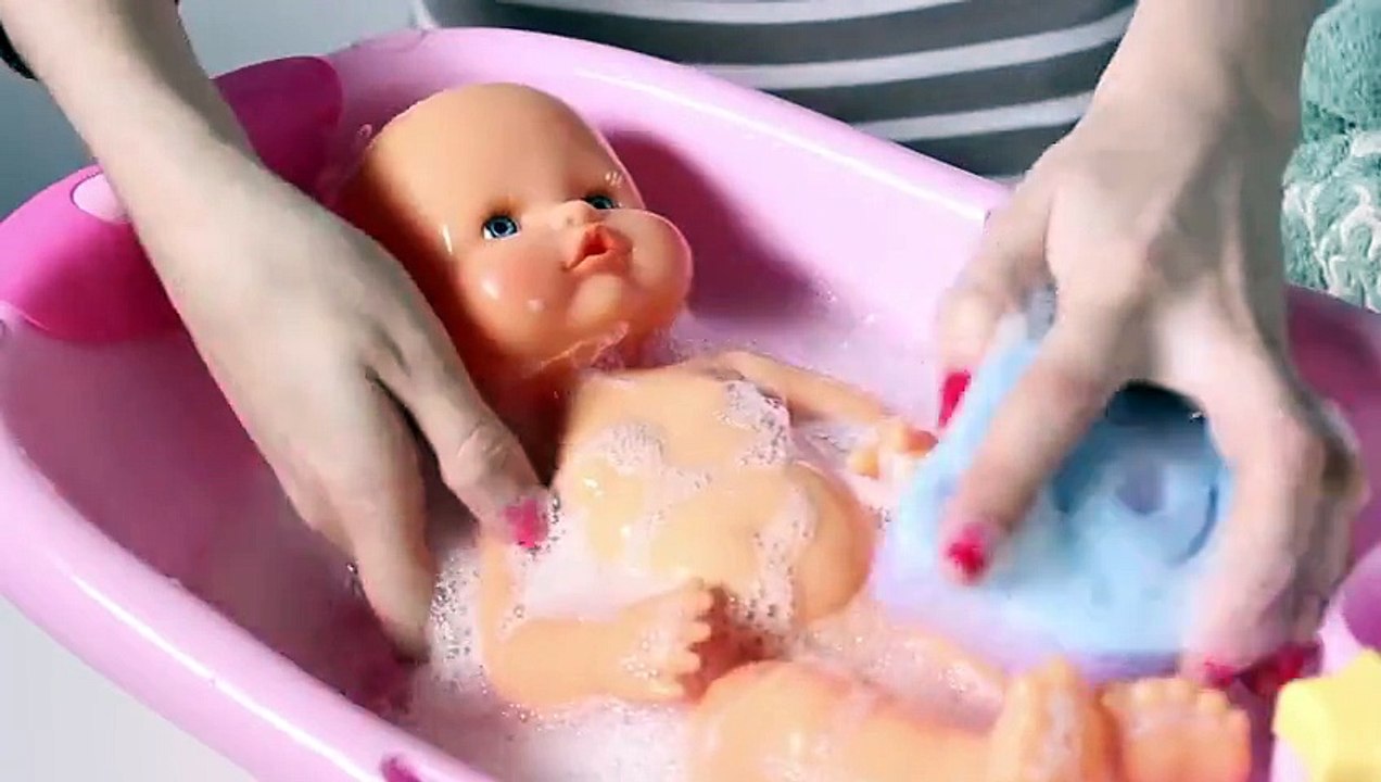 Baby Doll Bathtime Nenuco Baby Girl Change Diaper How to Bath a Baby Toy Videos