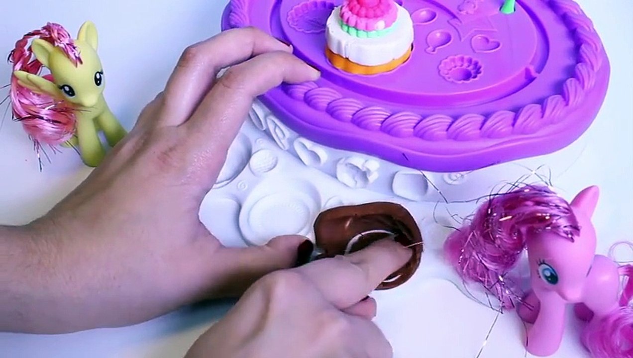 Play-Doh Sweet Shoppe Cake Mountain Playset Play Dough Montaña de Pasteles Play Doh Toy Videos