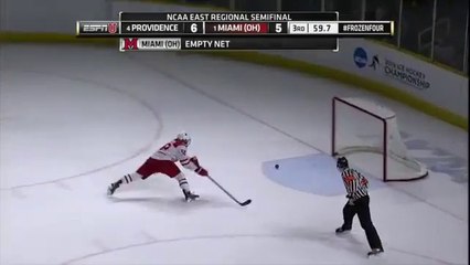Ce joueur de Hockey va tout donner pour sauver son équipe!  Amazing Empty-Net Save - copie